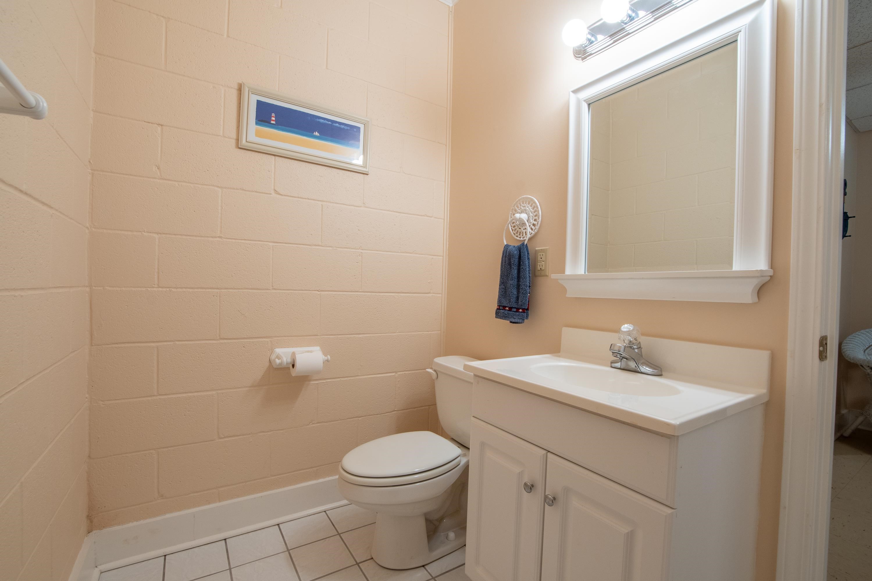 100 Vantage Pointe Counce, TN 38326 - Photo 25 of 33 a bathroom with a sink mirror and toilet