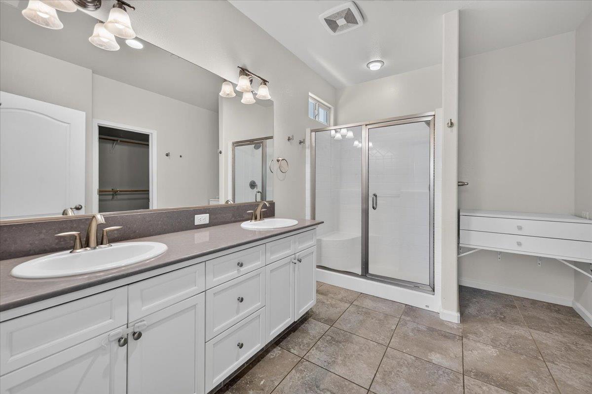 3532 Hampton Way Clovis, CA 93619 - Photo 15 of 24