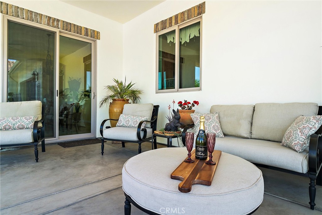 18205 Walnut Avenue Atascadero, CA 93422 - Photo 28 of 46 a living room with furniture and a potted plant