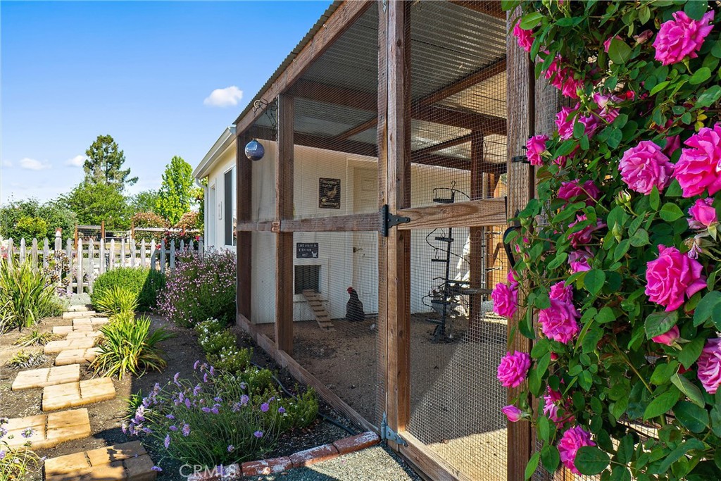 18205 Walnut Avenue Atascadero, CA 93422 - Photo 42 of 46 a front view of a house