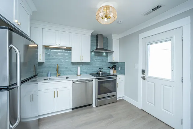 $3,600 | 713 Center Street, Mount Pleasant, SC 29464