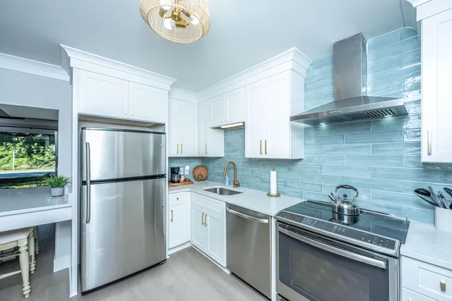 $3,600 | 713 Center Street, Mount Pleasant, SC 29464