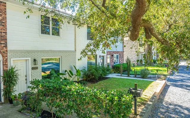 $3,600 | 713 Center Street, Mount Pleasant, SC 29464