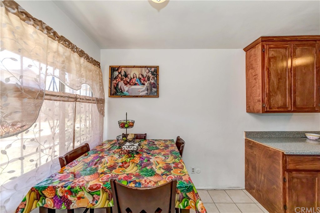 47 Paradise Valley South Carson, CA 90745 - Photo 13 of 40