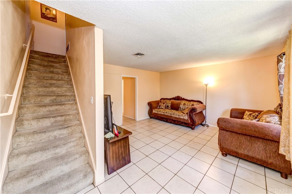 47 Paradise Valley South Carson, CA 90745 - Photo 19 of 40