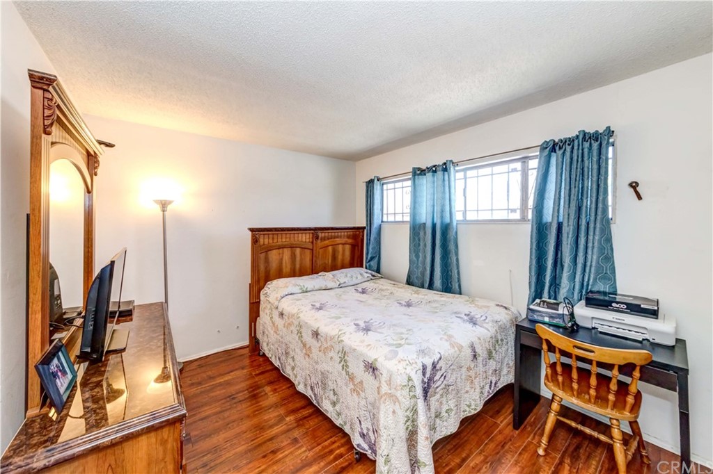 47 Paradise Valley South Carson, CA 90745 - Photo 20 of 40