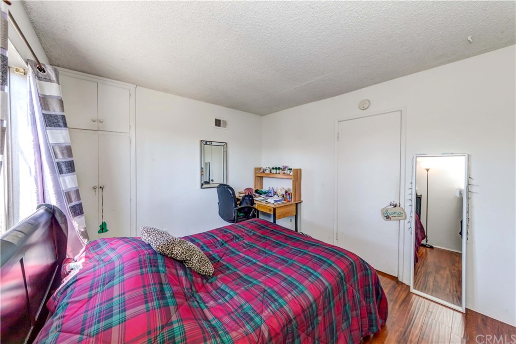 47 Paradise Valley South Carson, CA 90745 - Photo 30 of 40