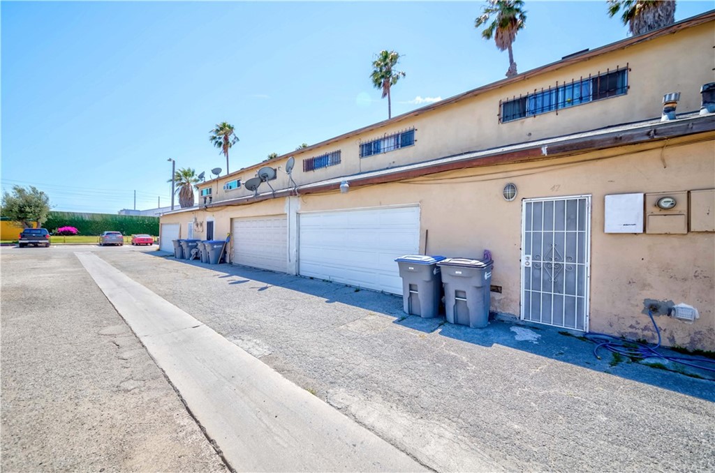 47 Paradise Valley South Carson, CA 90745 - Photo 31 of 40