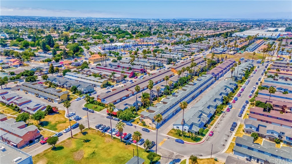 47 Paradise Valley South Carson, CA 90745 - Photo 35 of 40