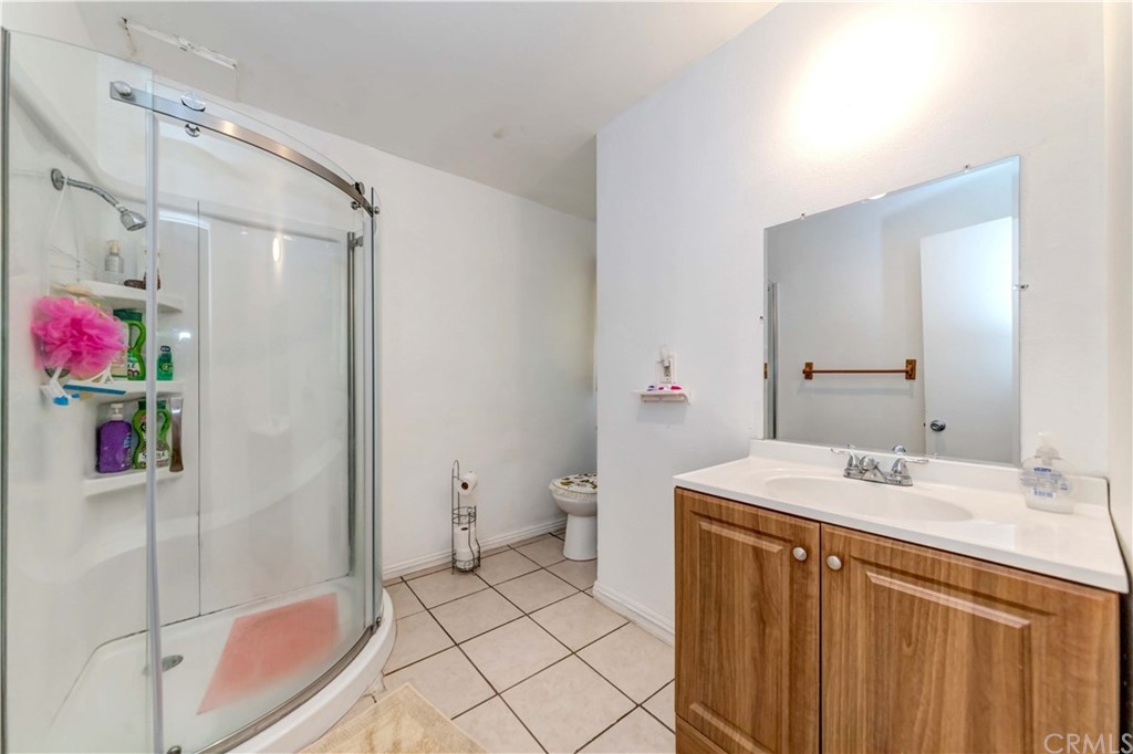 47 Paradise Valley South Carson, CA 90745 - Photo 6 of 40