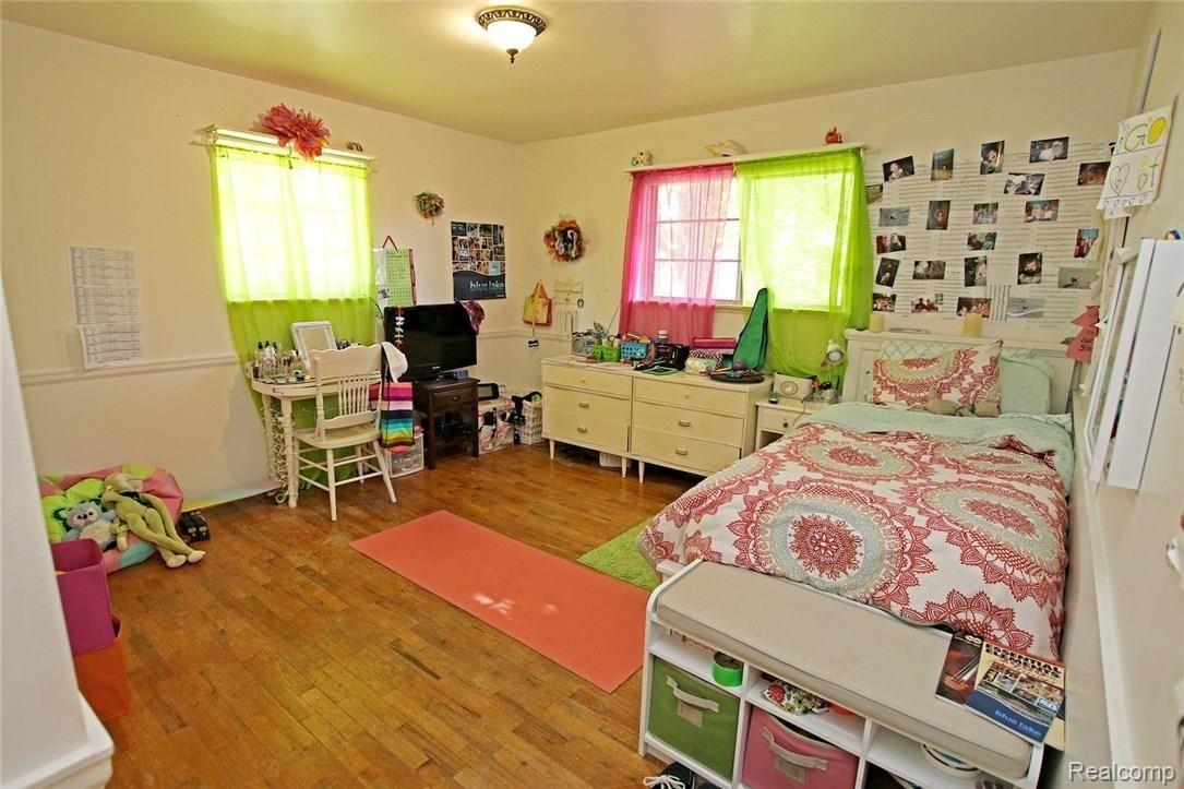 11033 Horton Road Goodrich, MI 48438 - Photo 29 of 42 29) Bedroom 2.jpg