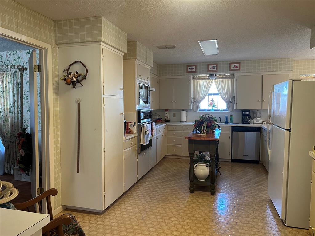 316 East Spring Street Henrietta, TX 76365 - Photo 19 of 28