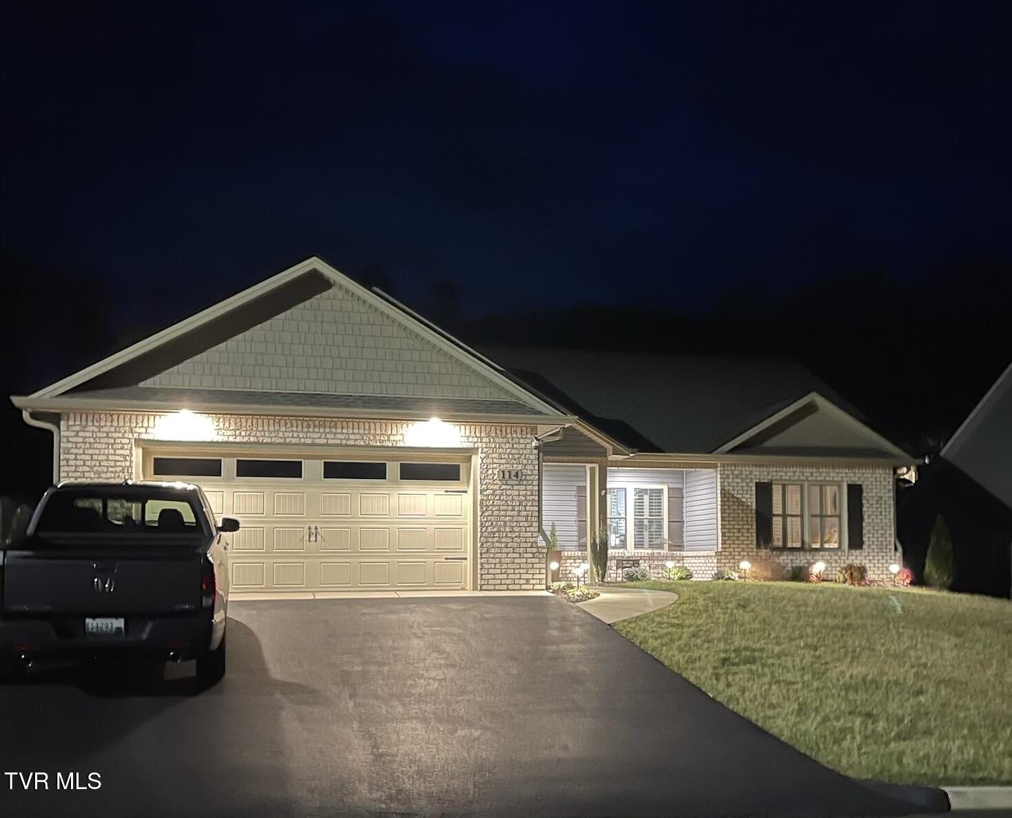 114 Ervin Loop Erwin, TN 37650 - Photo 3 of 40 NIght