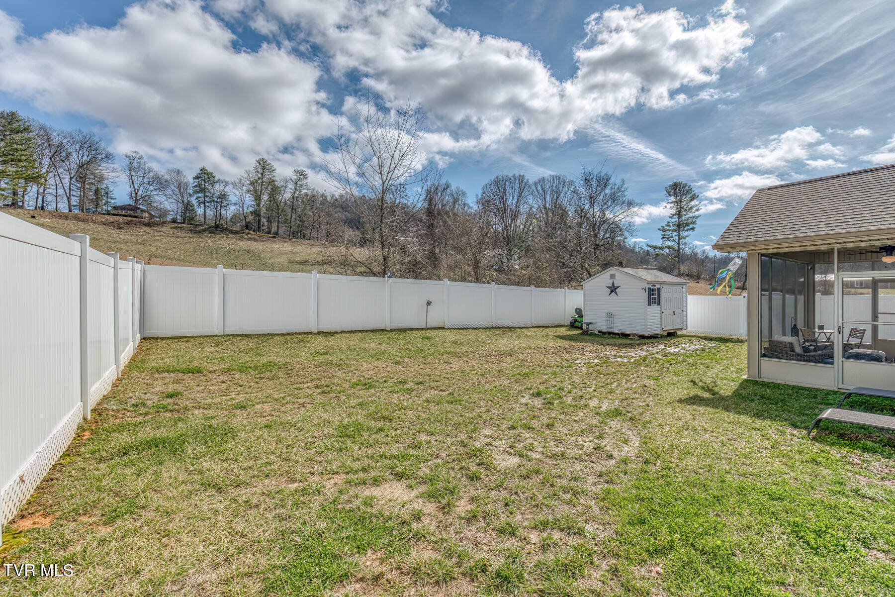 114 Ervin Loop Erwin, TN 37650 - Photo 36 of 40 114 Ervin Loop-34