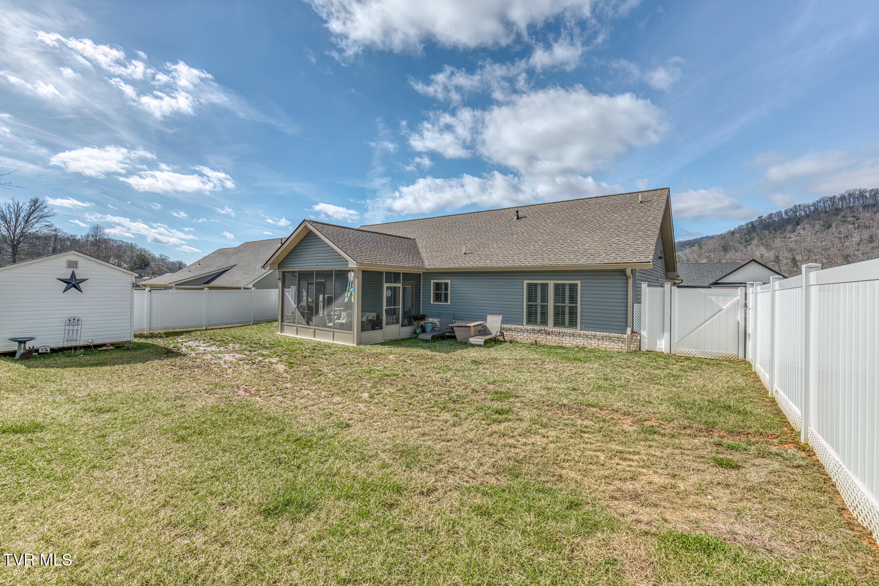 114 Ervin Loop Erwin, TN 37650 - Photo 37 of 40 114 Ervin Loop-35
