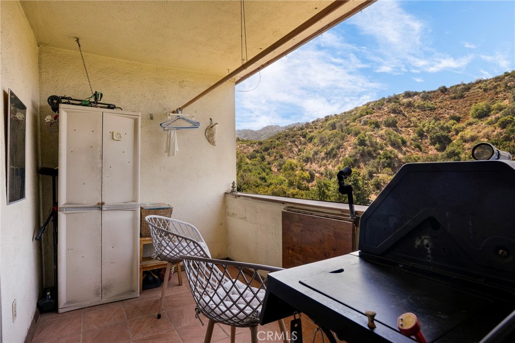 1935 Alpha Road, Unit 230 Glendale, CA 91208 - Photo 22 of 30 Gallery Image 22