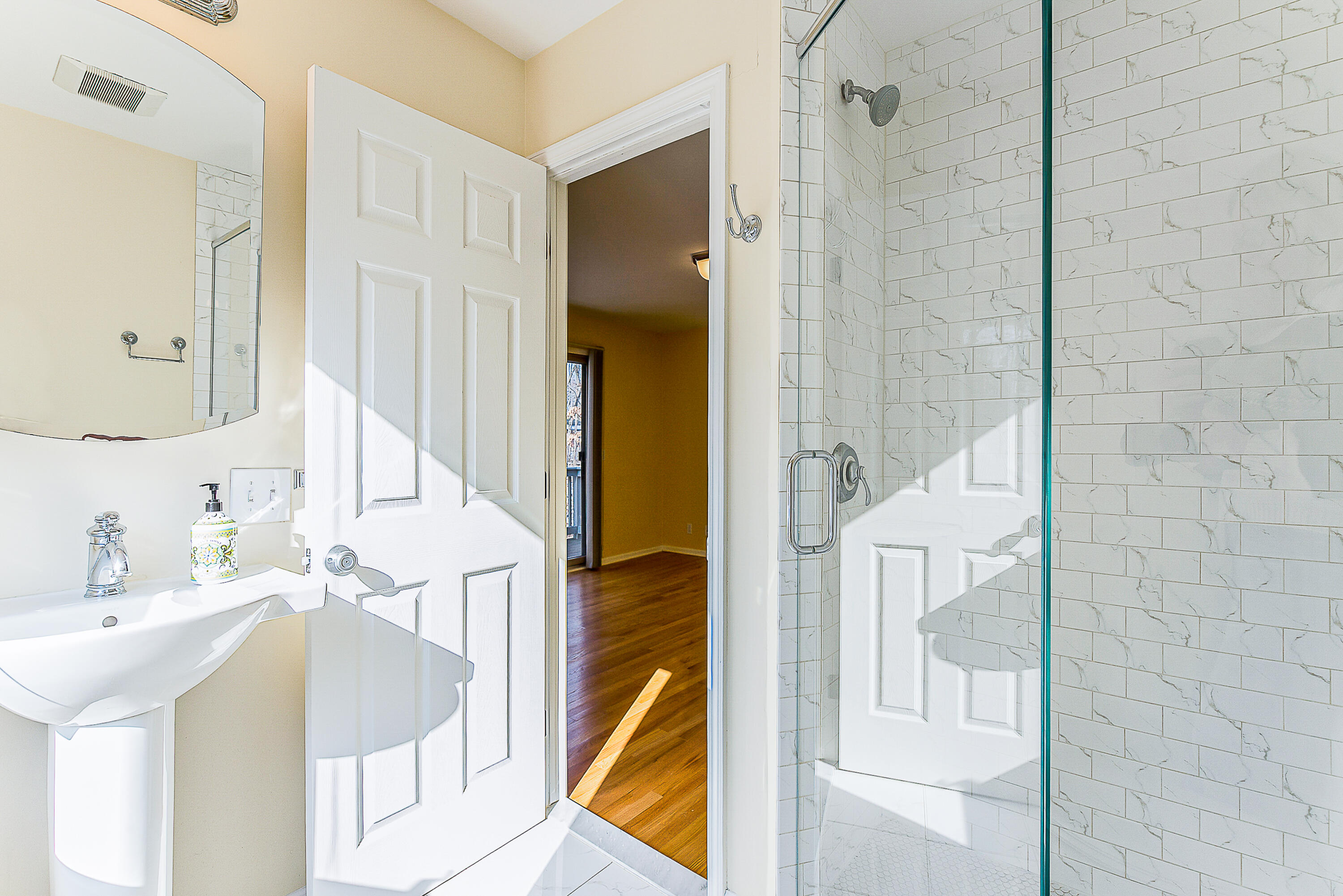 2925 Exmoor Road Ann Arbor, MI 48104 - Photo 53 of 97 Full bath