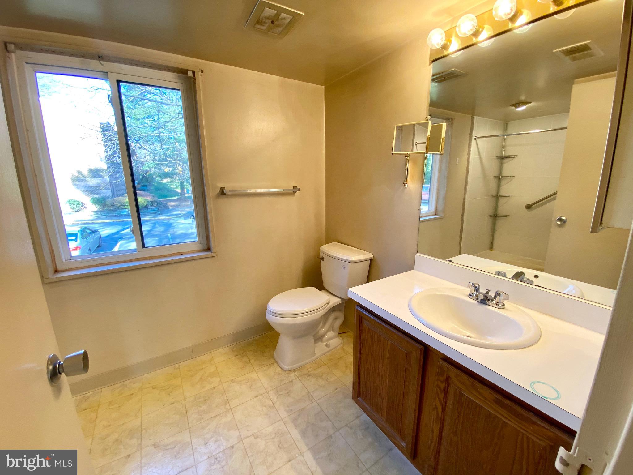 1428 Northgate Square, Unit 12C Reston, VA 20190 - Photo 8 of 14 Gallery Image 8