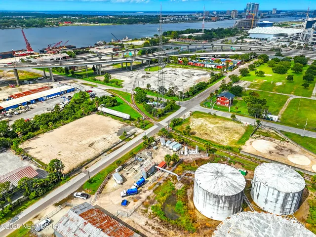 a view of an outdoor space