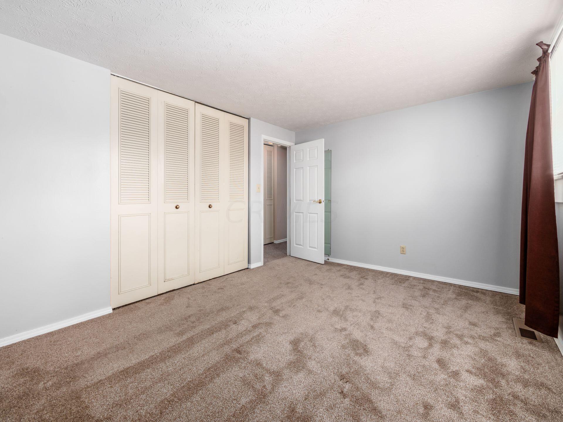 1707 Parkgate Road Columbus, OH 43229 - Photo 24 of 32 022_69a00_i 1707 Parkgate 042