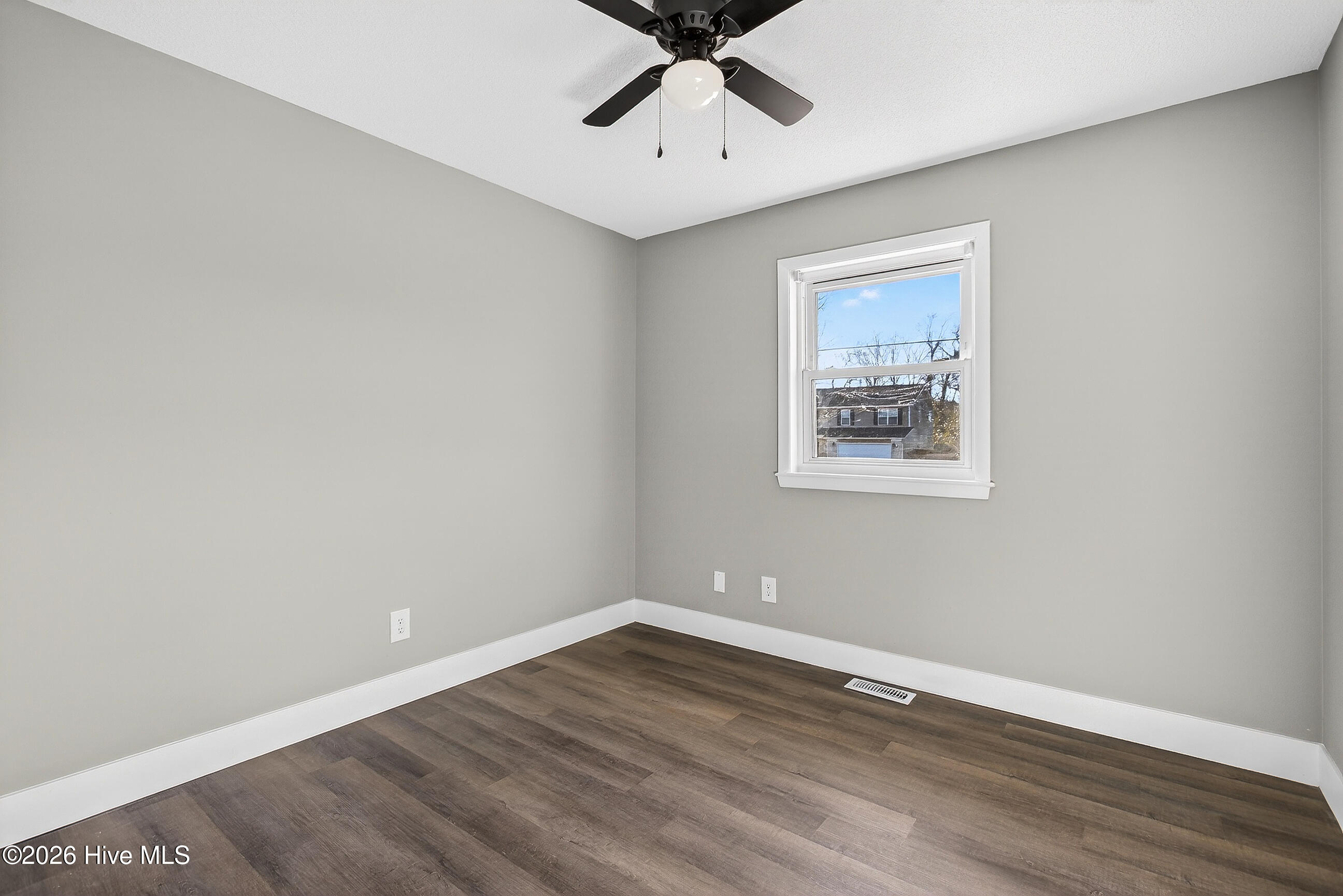 290 Cow Horn Road Richlands, NC 28574 - Photo 18 of 29 20