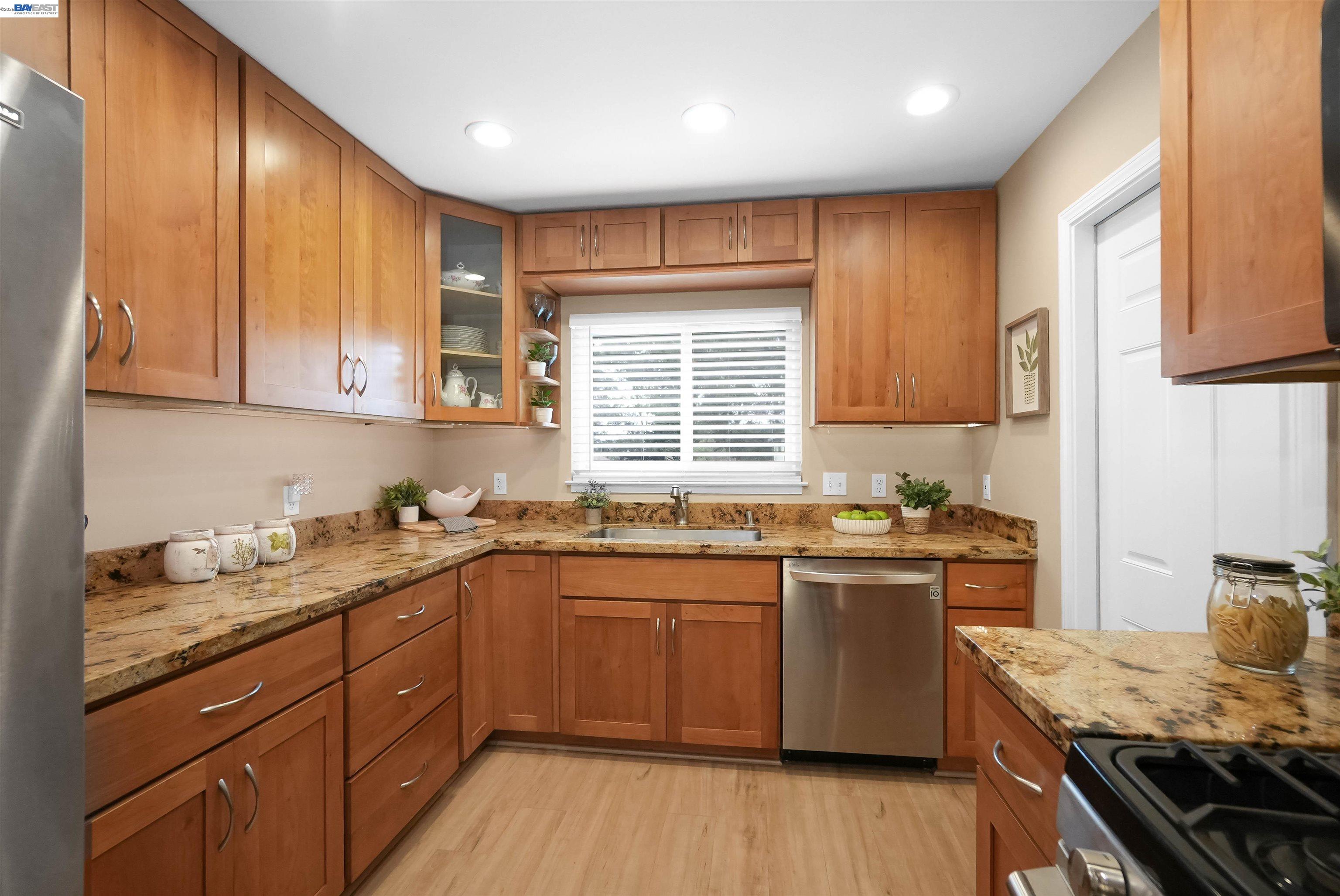 22643 Valley View Drive Hayward, CA 94541 - Photo 15 of 48