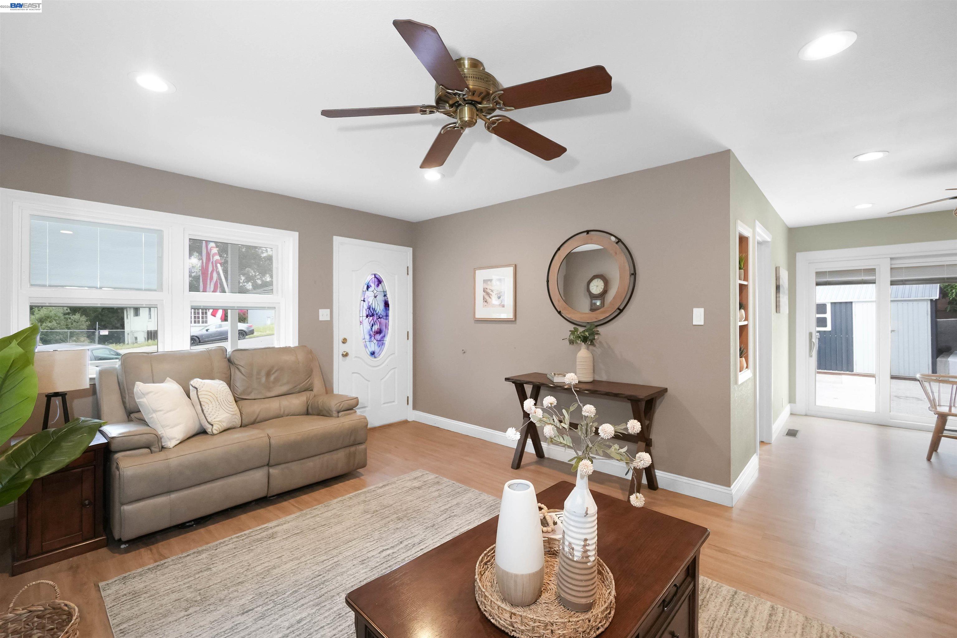 22643 Valley View Drive Hayward, CA 94541 - Photo 7 of 48