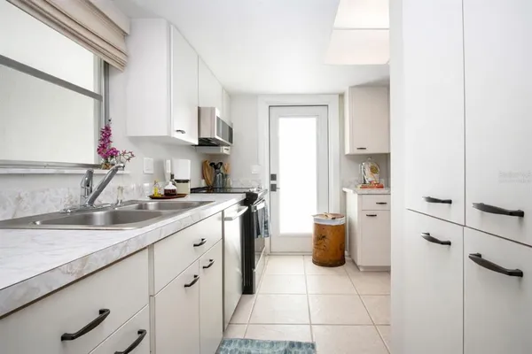 $265,000 | 3252 Westford Lane, Unit 122, Sarasota, FL 34231