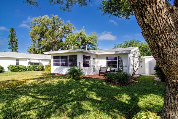 $265,000 | 3252 Westford Lane, Unit 122, Sarasota, FL 34231