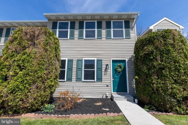 $229,900 | 10 Fiddler Drive, Unit 5, New Oxford, PA 17350