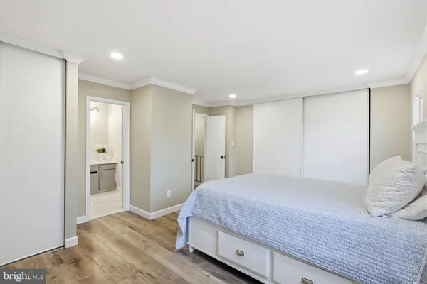 $449,900 | 13707 Autumn Vale Court, Unit 29E, Chantilly, VA 20151