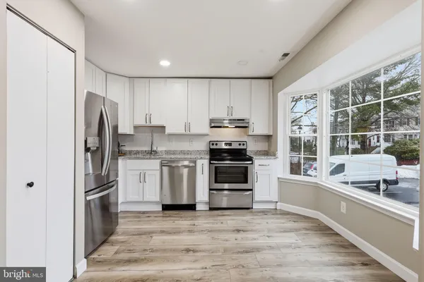 $449,900 | 13707 Autumn Vale Court, Unit 29E, Chantilly, VA 20151