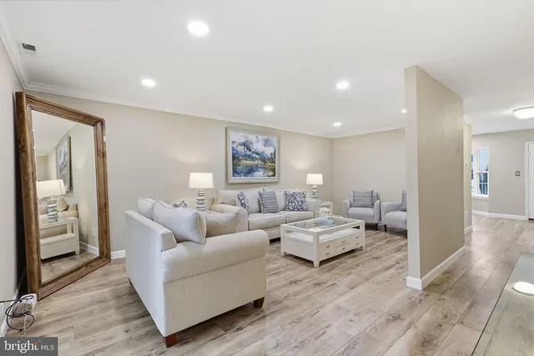 $449,900 | 13707 Autumn Vale Court, Unit 29E, Chantilly, VA 20151