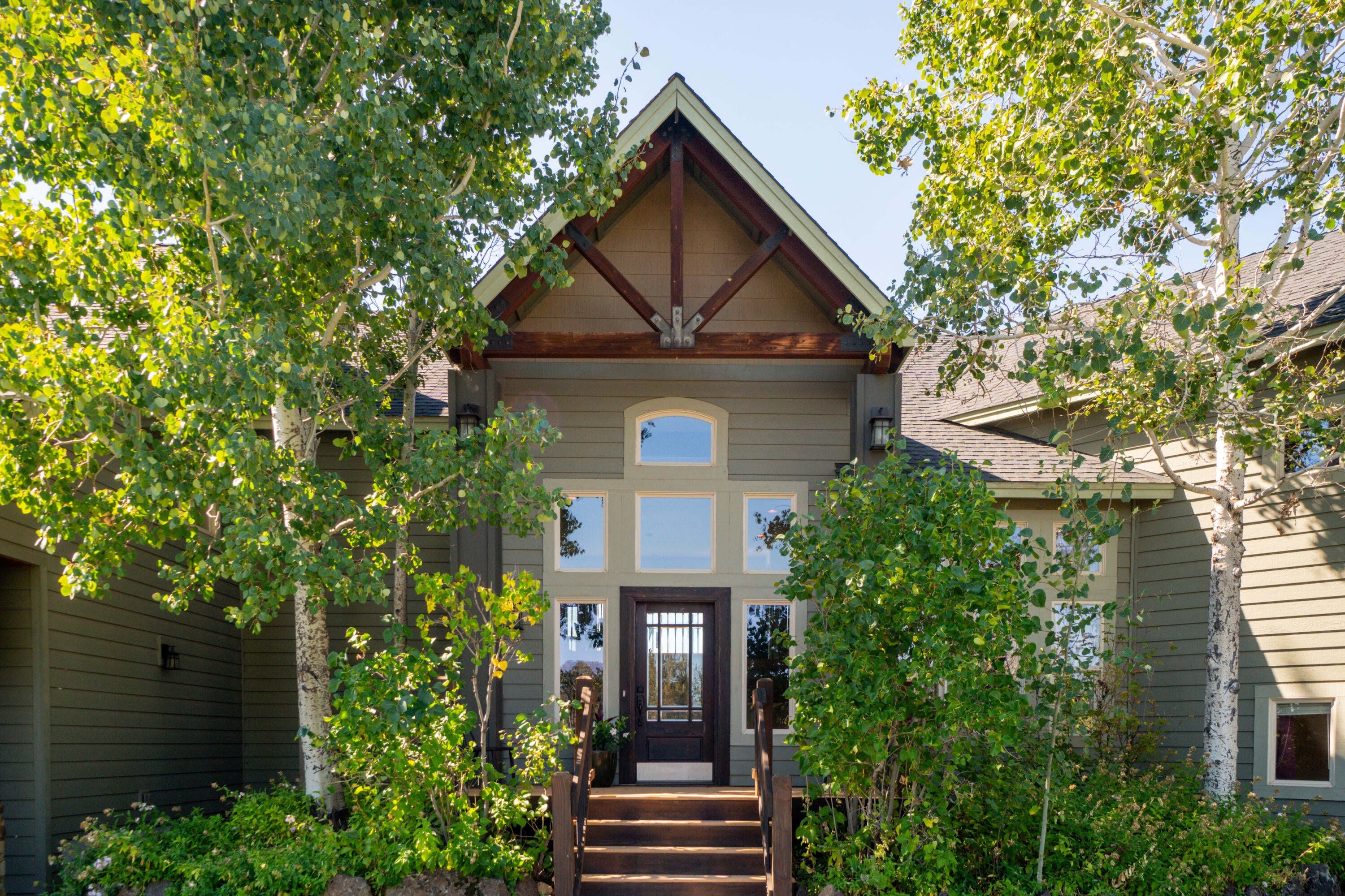 67395 Fryrear Road Bend, OR 97703 - Photo 12 of 71 13. Front entry