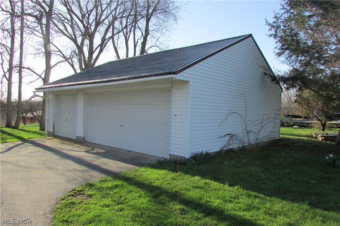 12598 Claridon Troy Road Chardon, OH 44024 - Photo 4 of 19 Gallery Image 4