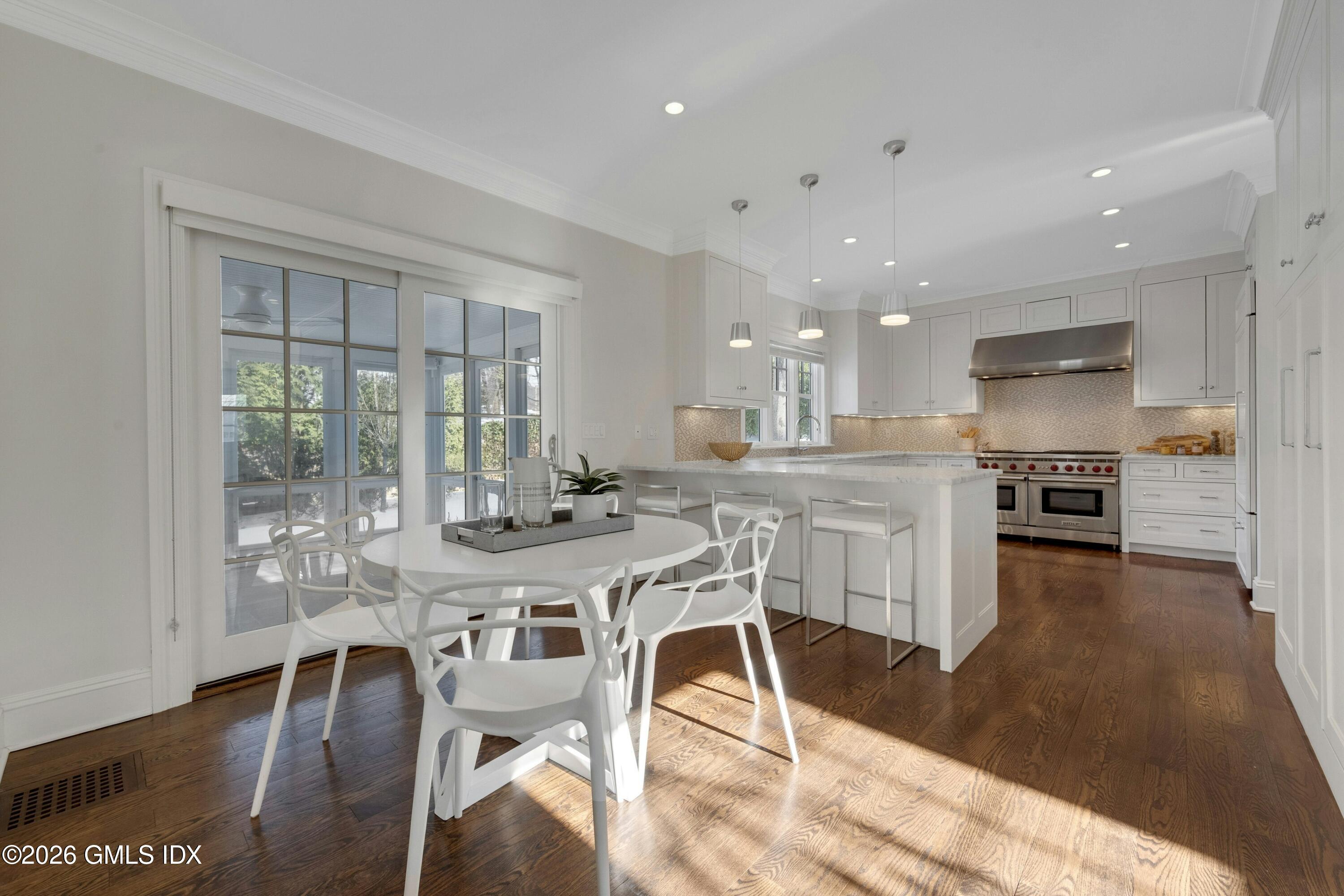 17 Pintail Lane Greenwich, CT 06830 - Photo 8 of 31 a view of a dining room kitchen and a sink