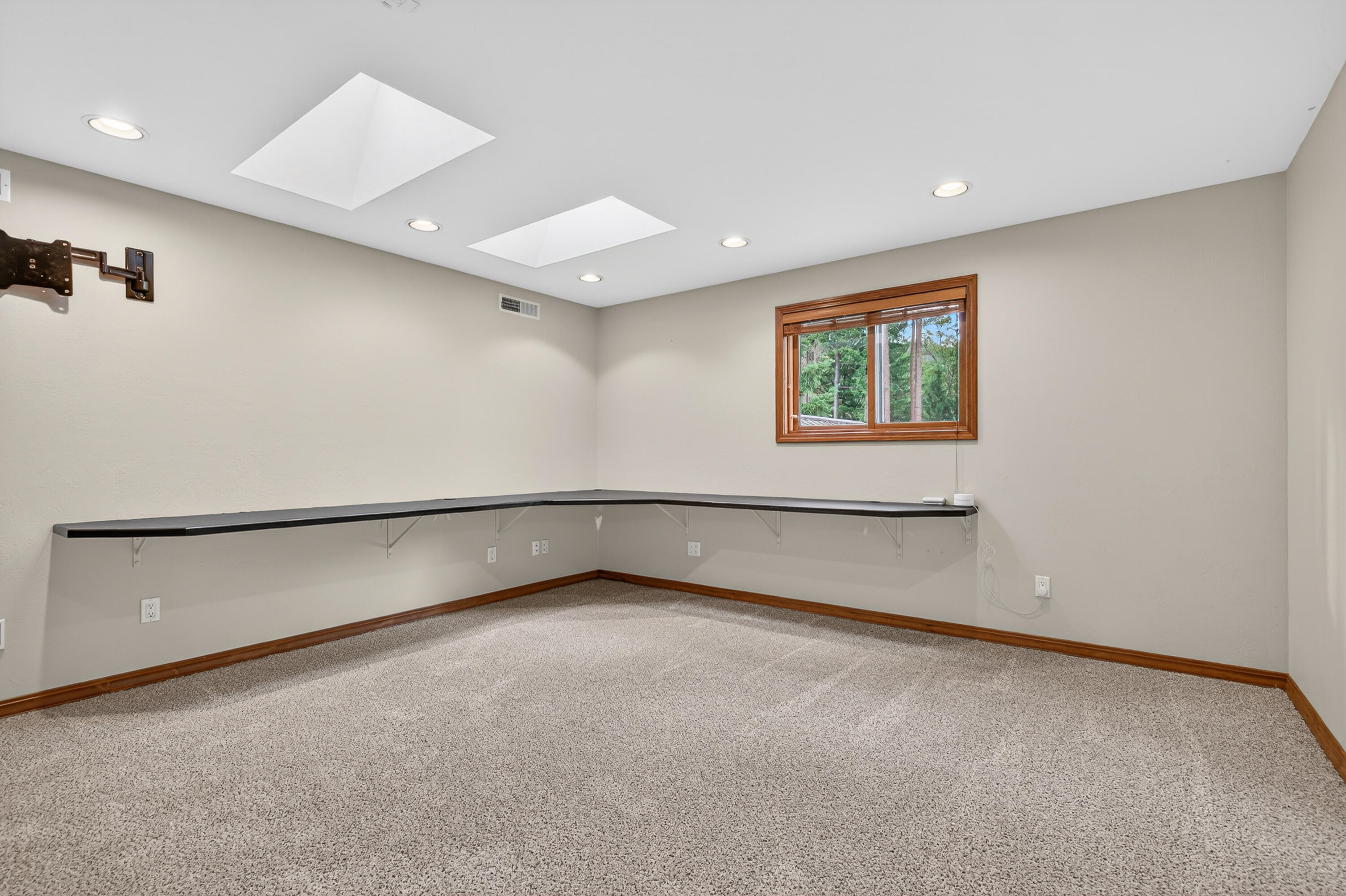 2365 Eastside Road Jacksonville, OR 97530 - Photo 30 of 69 34-68