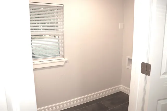 $1,550 | 352 West Vaughan Street, Bertram, TX 78605