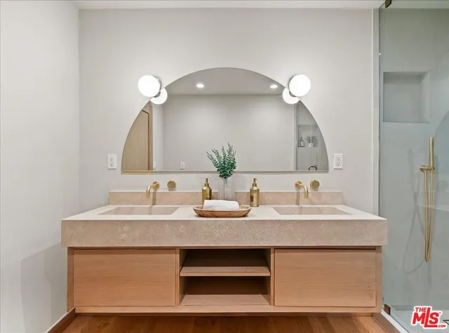 $14,500 | 14537 Hesby Street, Sherman Oaks, CA 91403