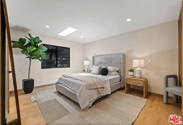 $14,500 | 14537 Hesby Street, Sherman Oaks, CA 91403