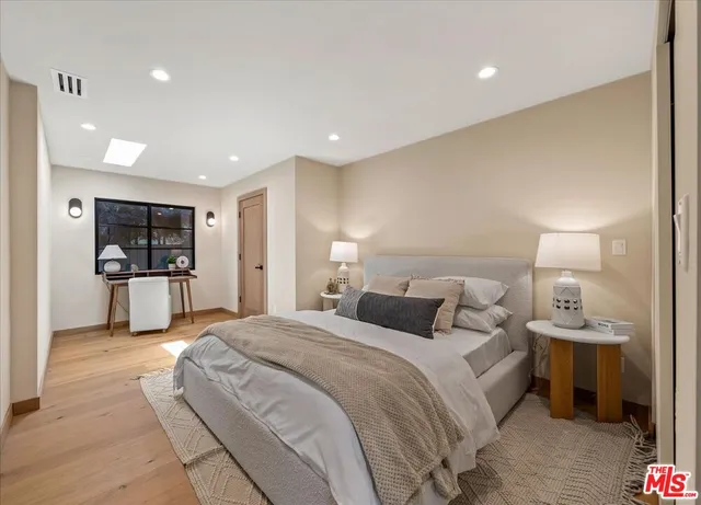 $14,500 | 14537 Hesby Street, Sherman Oaks, CA 91403