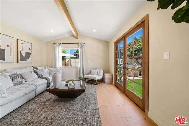 $14,500 | 14537 Hesby Street, Sherman Oaks, CA 91403