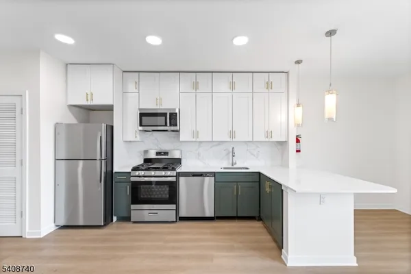 $1,700 | 321 East 3rd Street, Unit 219, Plainfield, NJ 07060