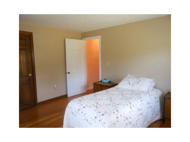 115 Taylor Road Portsmouth, RI 02871 - Photo 16 of 25 Bedroom.