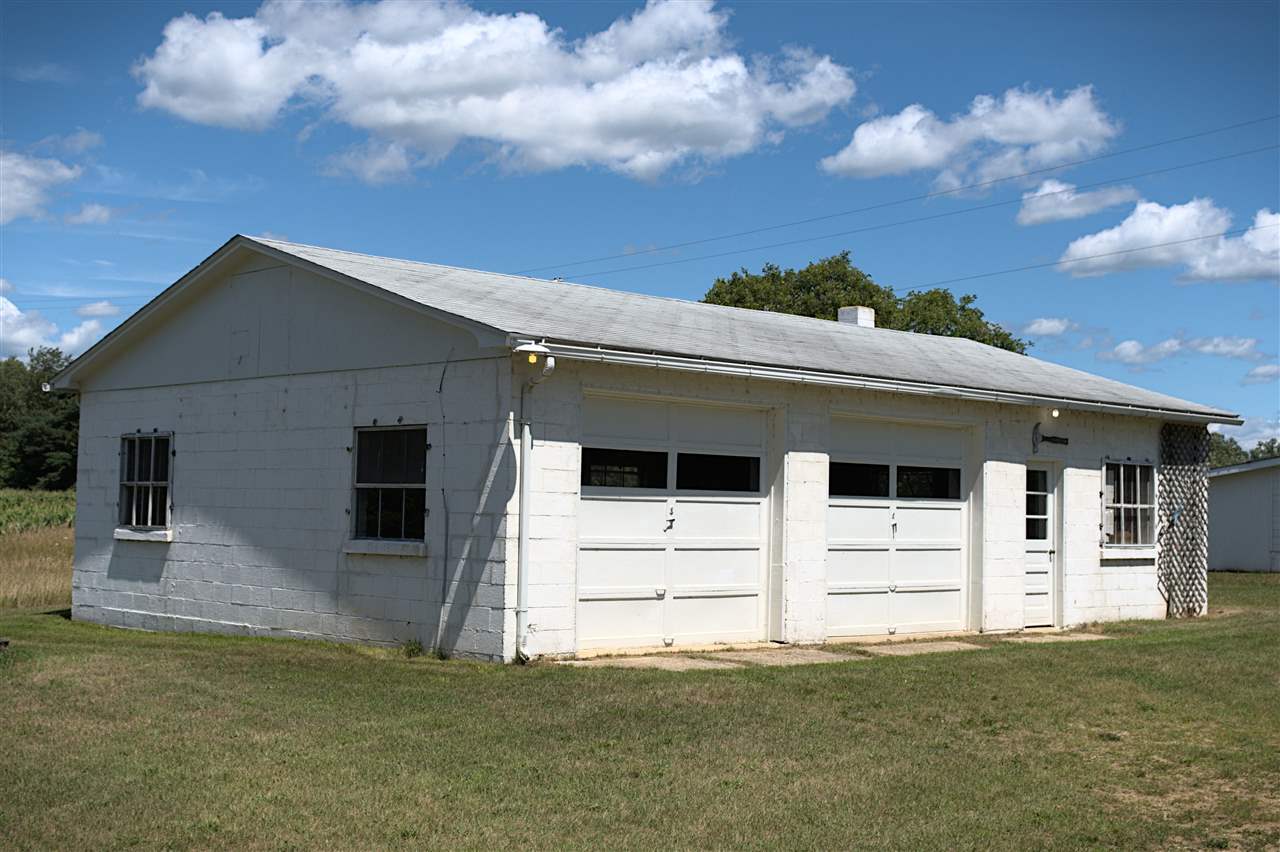 9731 South Meridian Road Shepherd, MI 48883 - Photo 36 of 43 1878359-40.JPG