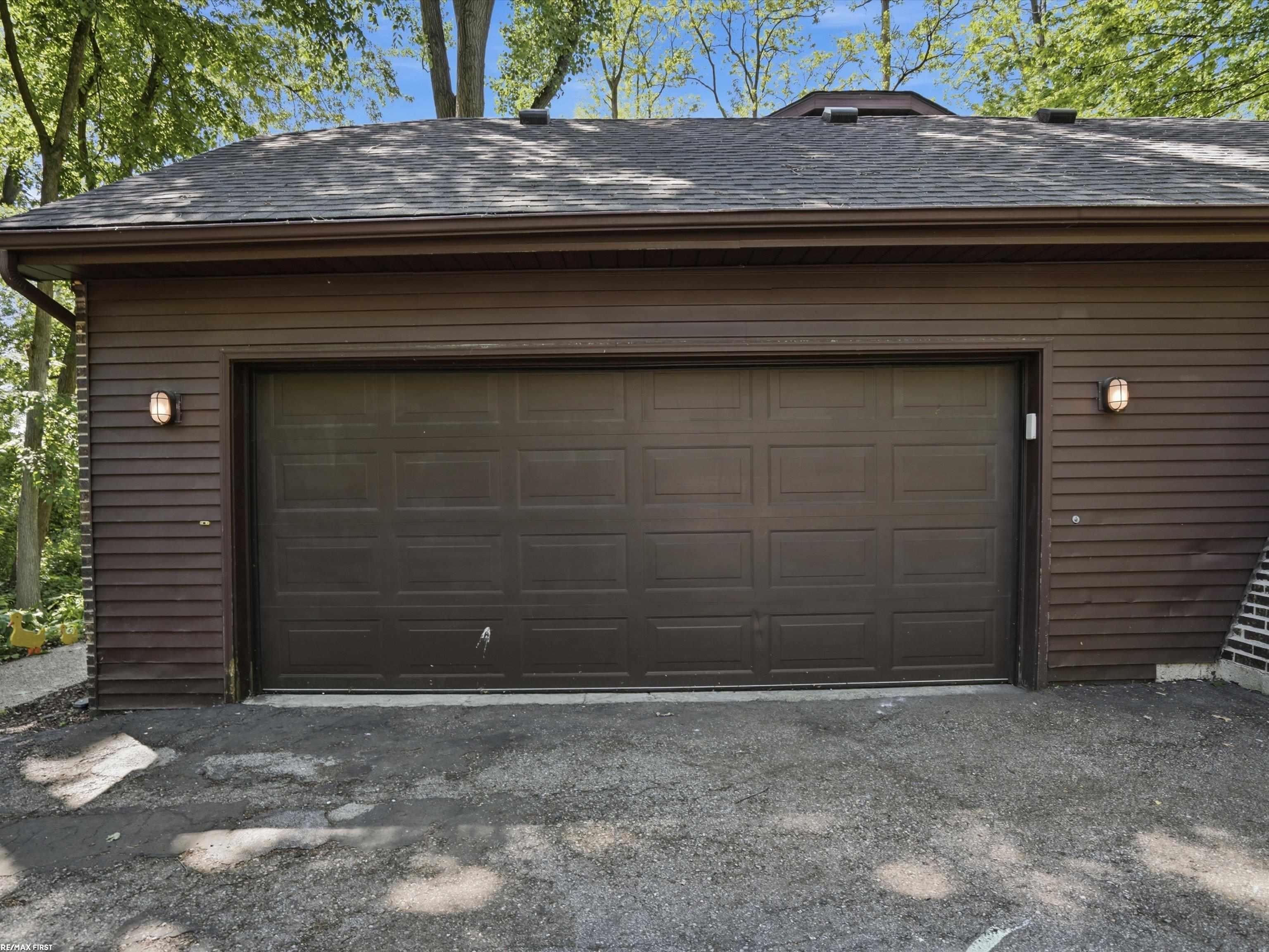 23011 Gill Road Farmington, MI 48335 - Photo 31 of 39 Gallery Image 31