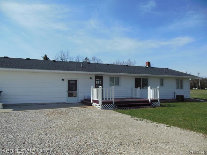 10530 Converse Road Fowlerville, MI 48836 - Photo 11 of 67 DSCN0637.jpg