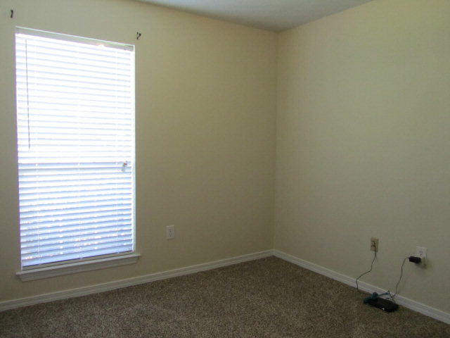 8781 Shannon's Mill Road Foley, AL 36535 - Photo 13 of 17 Guest Bedroom 2