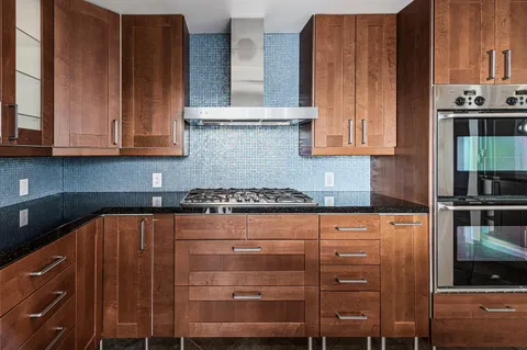a view of livingroom and hardwood floor