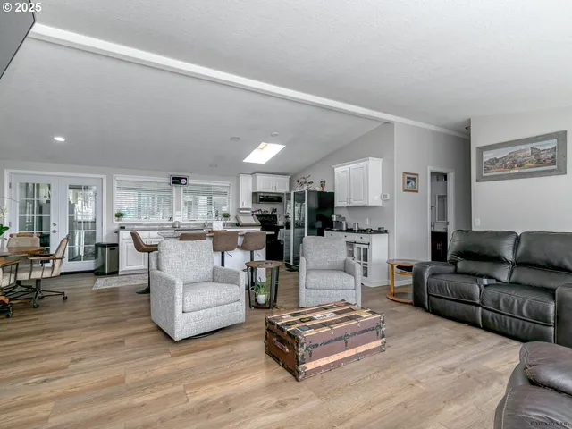 $975,000 | 44871 Highway 26, Sandy, OR 97055